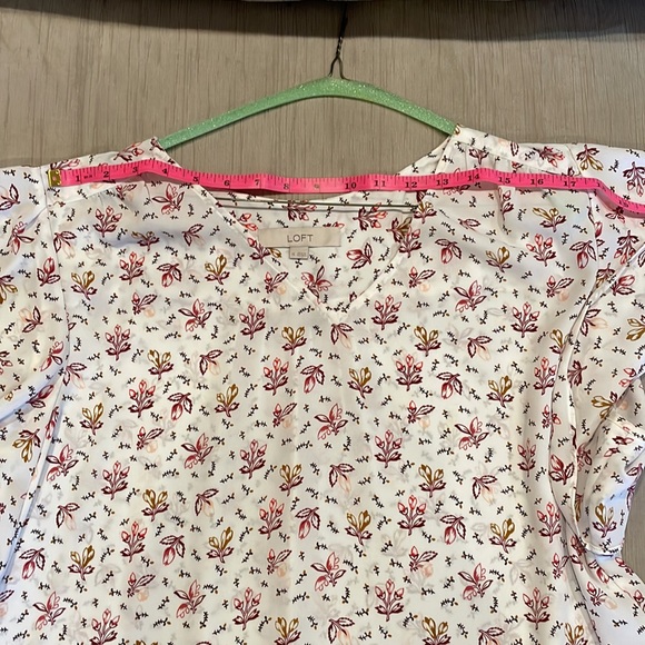 LOFT Autumn Floral flutter sleeve v-neck blouse - Picture 5 of 7